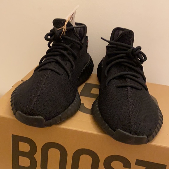 Adidas Yeezy boost 350 v2 black with red writing - Picture 4 of 9